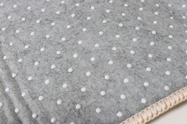 ダイソー 洗えるパイルマット(吸水) ダイソーの洗えるパイルマット(吸水)の裏面