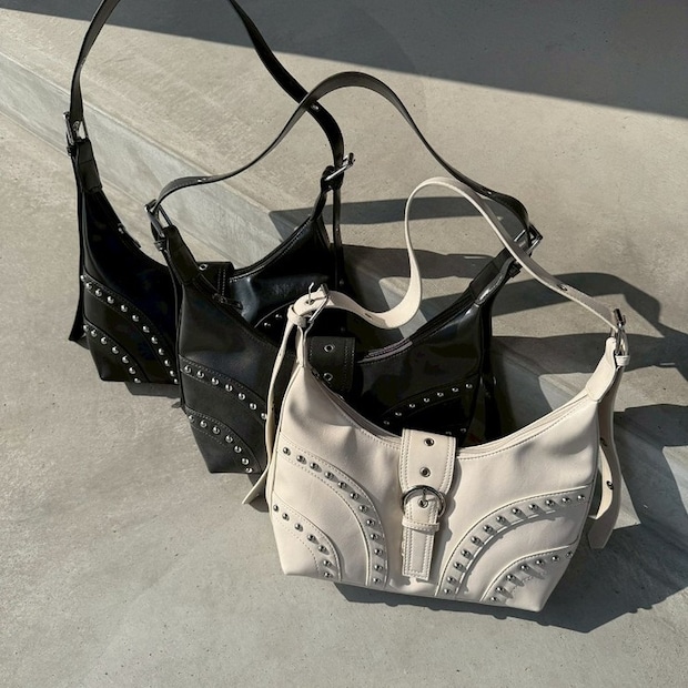 しまむらのスタッズ付きショルダー（ANNA）