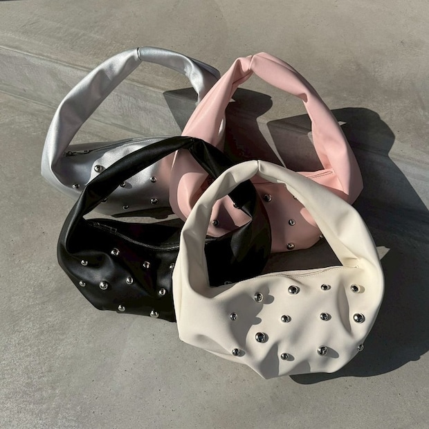 しまむらの大小スタッズ付きショルダー（ANNA）