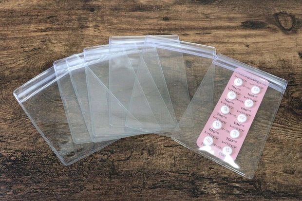 ダイソー　マルチジップポーチ（7枚）