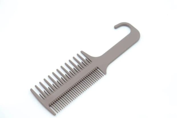 ダイソー 毛先までしっかりなじむトリートメントコーム ダイソー 毛先までしっかりなじむトリートメントコーム
