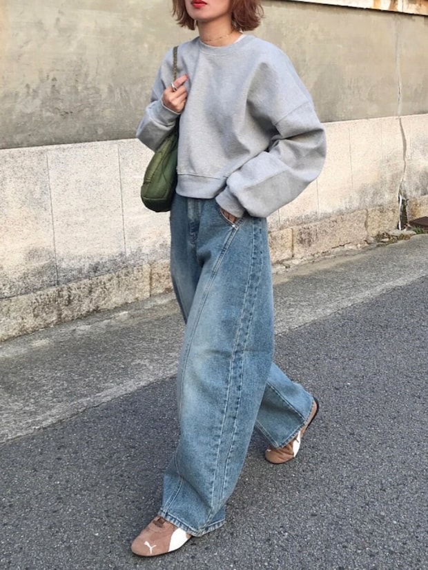 2026春大人女性おすすめワイドデニムグレースウェットコーデ