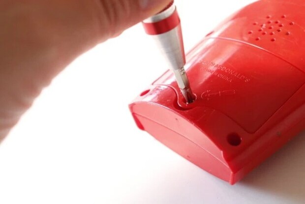 ダイソー　ペン型精密ドライバー（8本セット）　使用例