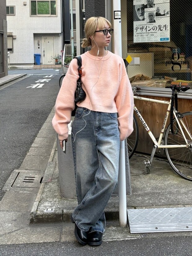 2026春大人女性おすすめピンクニットデニムコーデ