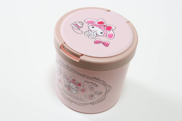 ダイソーのサンリオのマイメロディのワンタッチ綿棒ケース