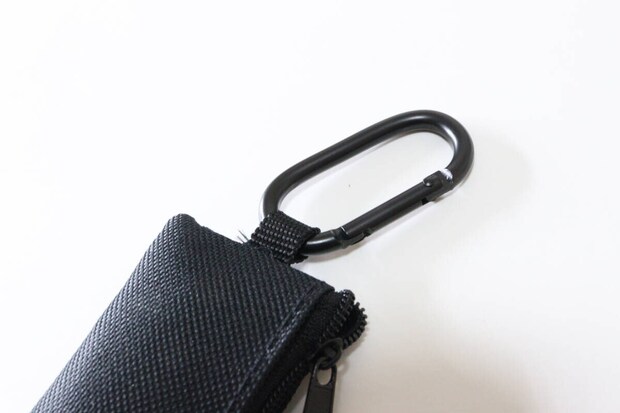 スリムコインケース オーバルカラビナ付き　カラビナ部分