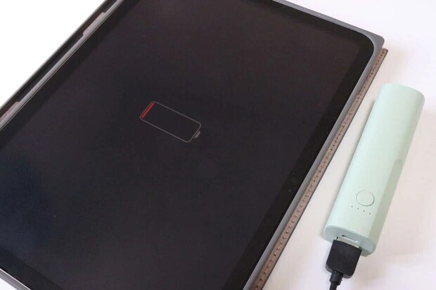 ダイソー　モバイルバッテリー ライトミントグリーン　使用例