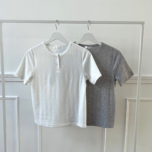 しまむらのヘンリーネックTシャツ（Helm）