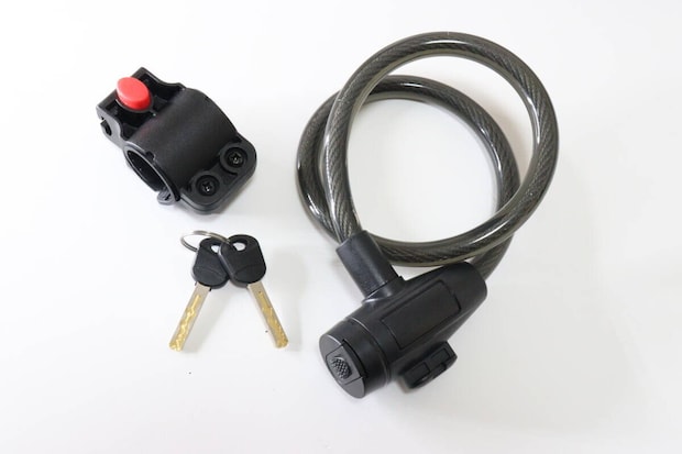 ダイソーの300円のワイヤーロック