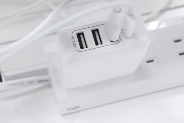 ダイソー　USB ACアダプター充電器　使用例
