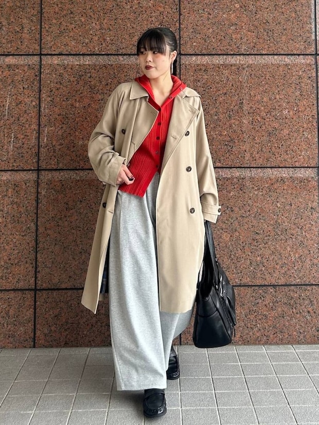 ベージュトレンチコーデ 2026春大人女性おすすめグレースウェットパンツベージュトレンチコーデ