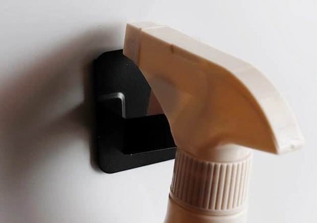 ダイソー　洗濯機横マグネットフック ブラック　使用例