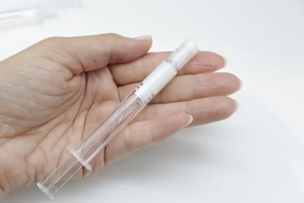 ダイソー　シリンジタイプ化粧容器（大、2個）　持ち運び