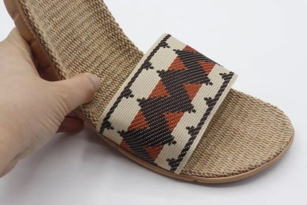 ダイソー　外でも履けるスリッパ（ジュート入、ウェーブ、25cm-27cm）　履き心地