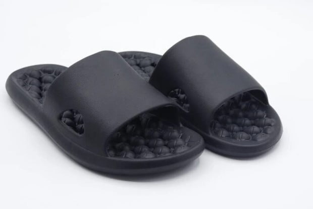 ダイソー　EVA 健康サンダル 穴あき