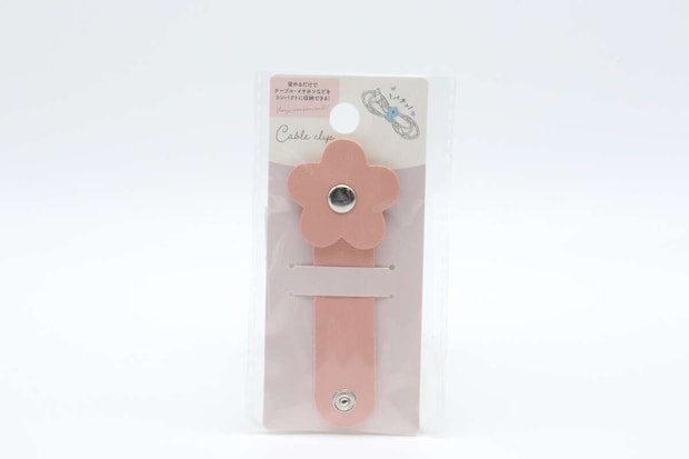 ダイソーフラワーフェイクレザーケーブルクリップ