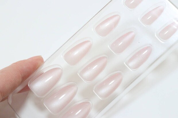 ダイソー ネイルチップ(MN-1、12枚) ダイソーのネイルチップ(MN-1、12枚)の中身