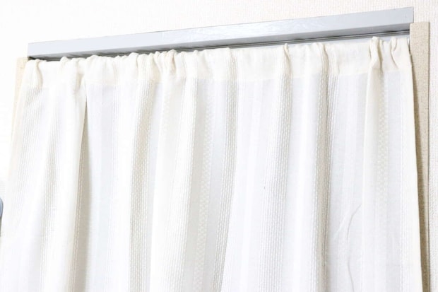 ダイソーのナチュラルドビーカーテン（インド綿混、ストライプ）の使用例