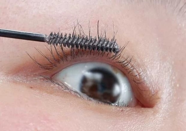 ダイソー　UGT　パールカラーマスカラ　01c　色味