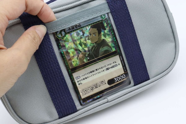 ダイソーの取手付ペンケースはチェキを入れて推し活に使える