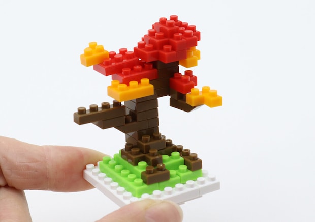 ダイソーのプチブロック 紅葉の組み立て3