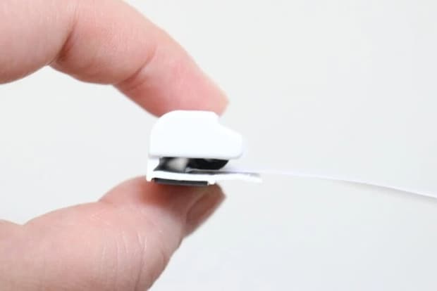 ダイソー　差し込みメモクリップ（8.2cm、マグネット付き）　使用例　軸