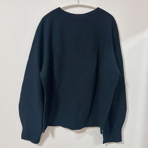 ユニクロ3Dコットンクルーネックボリュームスリーブセーター　背面