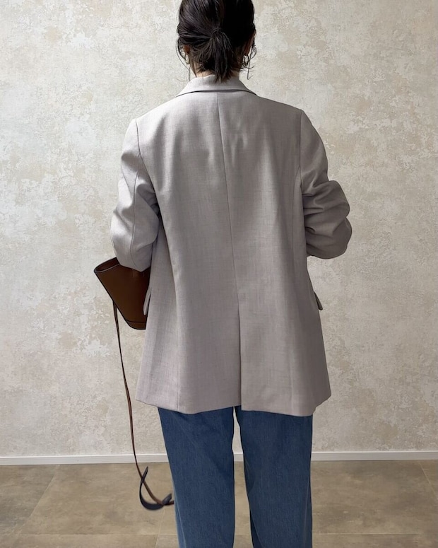 GUダブルブレストジャケット　Mサイズ着用　バックスタイル