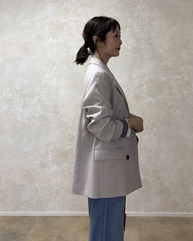 GUダブルブレストジャケット　Mサイズ着用　サイドシルエット