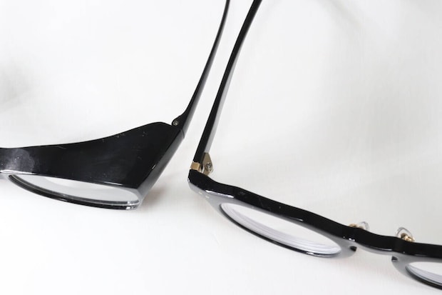 花粉メガネ（大人用、スクエア、ブラック）　フレームの厚みの比較