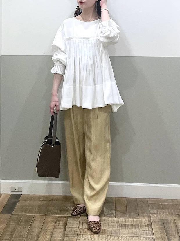 白ブラウス コーデ 白ブラウスコーデ1