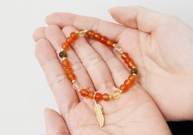 宝島社金運師たかみーブレスレット重さ