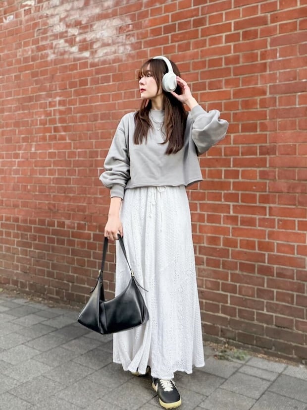 2026春大人女性おすすめスウェットレーススカートコーデ
