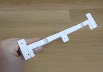 床置きは絶対嫌！ごちゃつくモノをスッキリ設置できる100均の専用棚