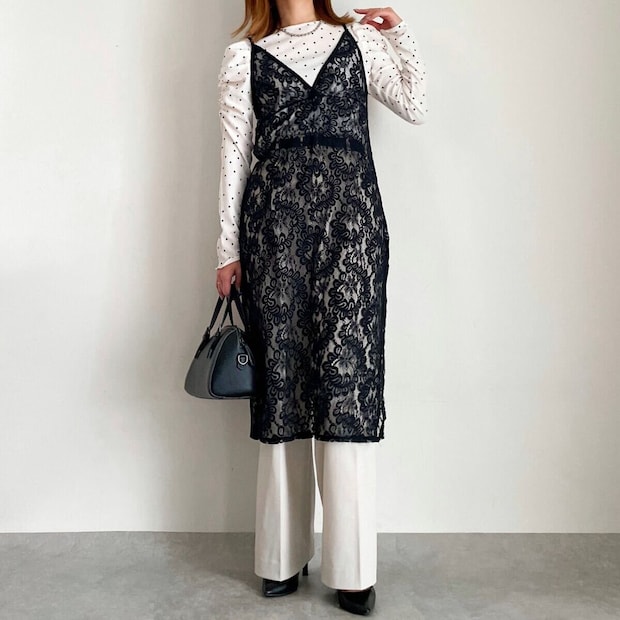 ユニクロタックワイドパンツ　キャミワンピレイヤードコーデ