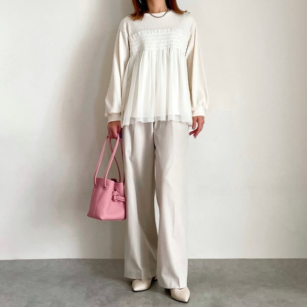 ユニクロタックワイドパンツ　フレアチュールワントーンコーデ