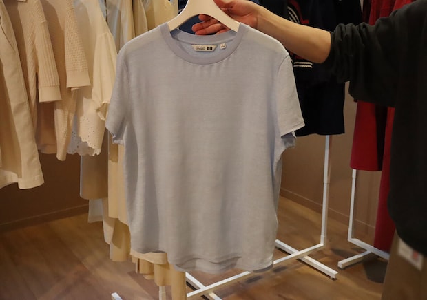 ユニクロ×コントワー・デ・コトニエ　リネンクルーネックT