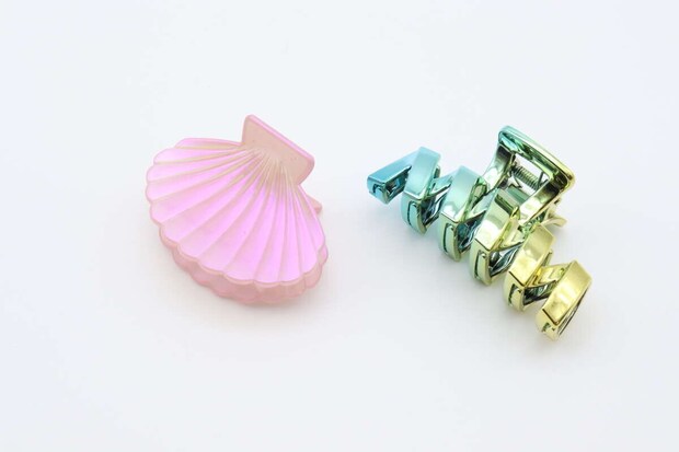 バンスクリップ(シャイニー、シェル) バンスクリップ(メタリック、ジグザグ、グラデーション) バンスクリップ(シャイニー、シェル) バンスクリップ(メタリック、ジグザグ、グラデーション)