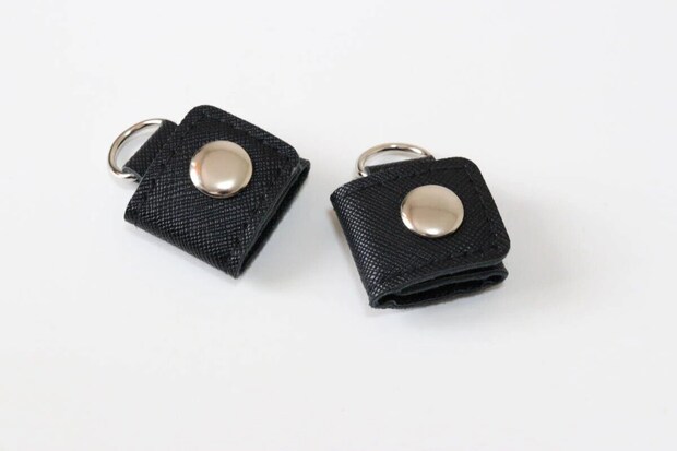 ダイソー　キーホルダーステーション（レザー調）