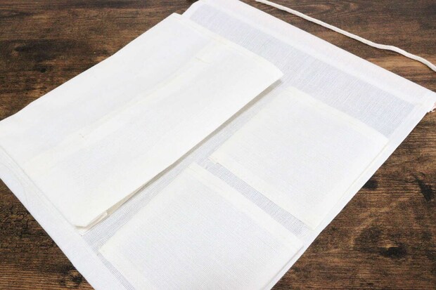 ダイソーのウォールポケット（ウッド、ティッシュケース付）のビジュアル