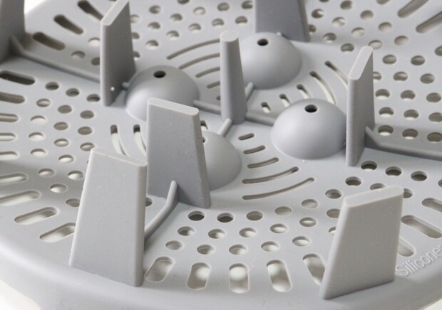 100均で画期的なの見つけたよ！レンジでも鍋でもOK！流行りのメニューが作れる調理グッズ