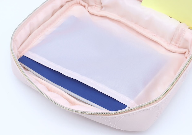 宝島社ムック付録のメゾン ド フルール×ハローキティのいちご宝物ケース PINK6