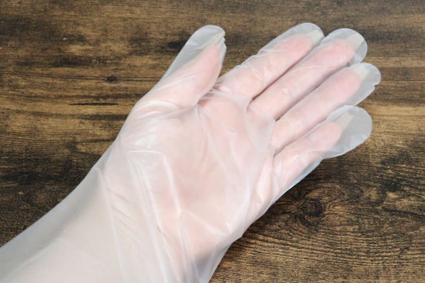 無印良品 調理用手にフィットする手袋 L 無印良品の調理用手にフィットする手袋 Lを装着する