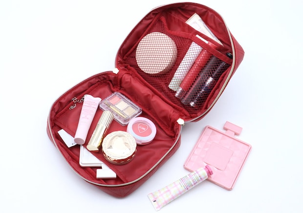 宝島社 ムック付録 Maison de FLEUR×HELLO KITTY いちご宝物ケースBOOK RED 宝島社ムック付録のMaison de FLEUR×HELLO KITTY いちご宝物ケースBOOK RED4