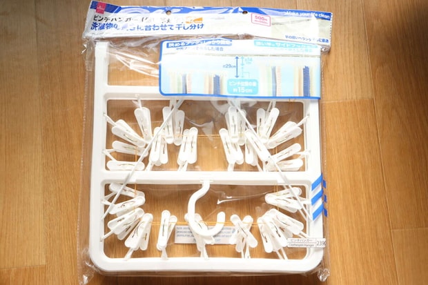 ダイソーのピンチハンガー（低い竿対応、42個）のパッケージ