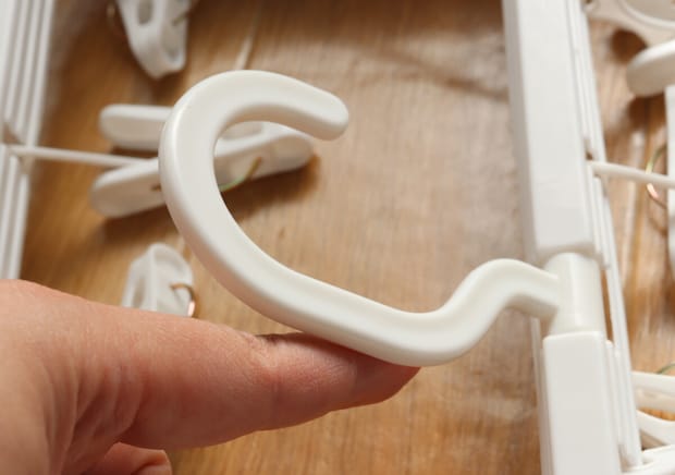 100均で「うちには関係ないや…」ってスルーしたら損！今こそ持っておきたいハンガー