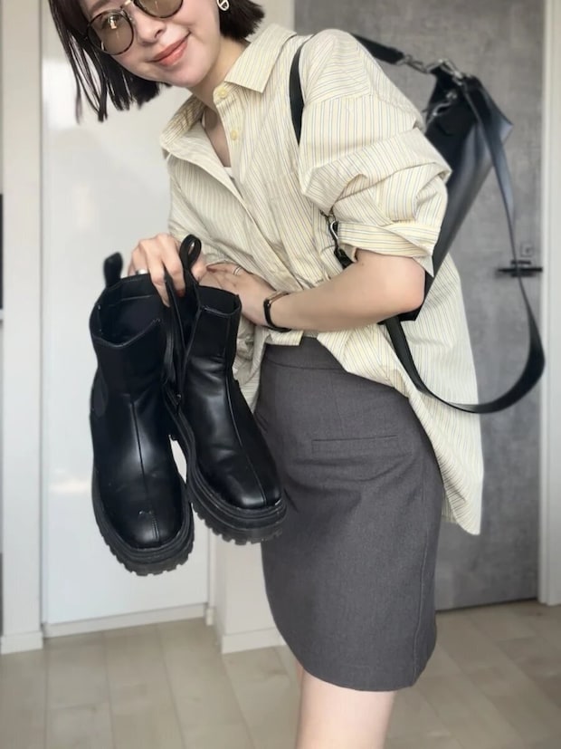 ミニスカートコーデ guドルマンスリーブストライプシャツイエローミニスカートコーデ