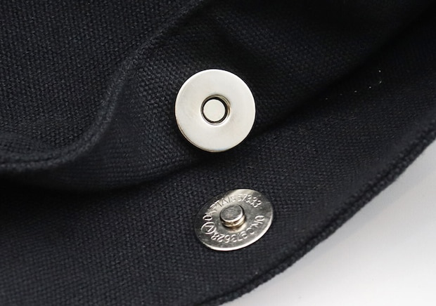 マグネットボタン 宝島社ムーミン黒ショルダーバッグマグネットボタン