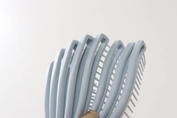 頭皮にフィットするヘアブラシ　構造