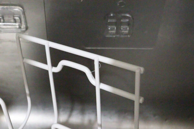 ダブルスポンジホルダー（シール付）　ホルダー取り付け